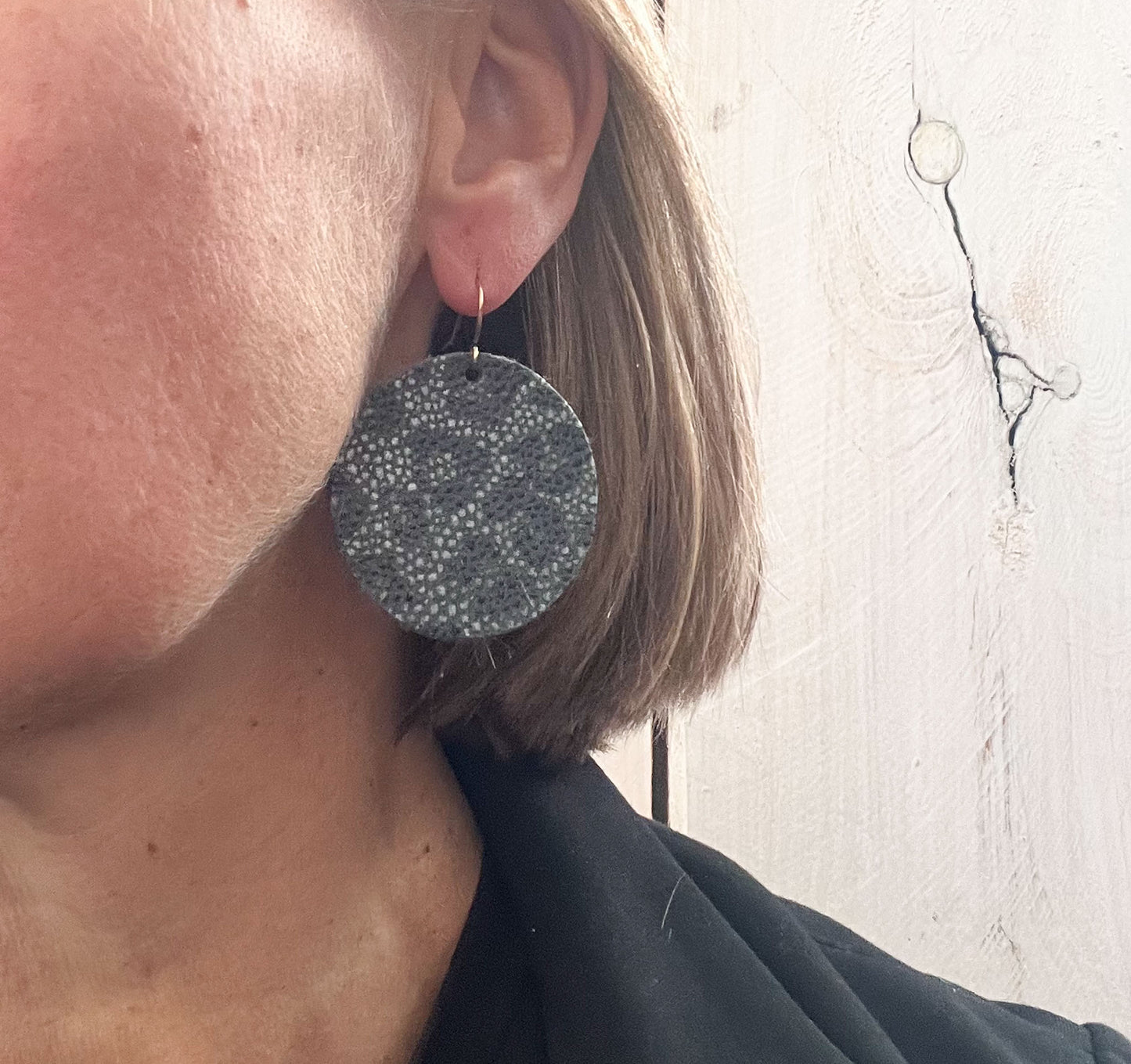 Leather Circle Earrings in Glamour Grey