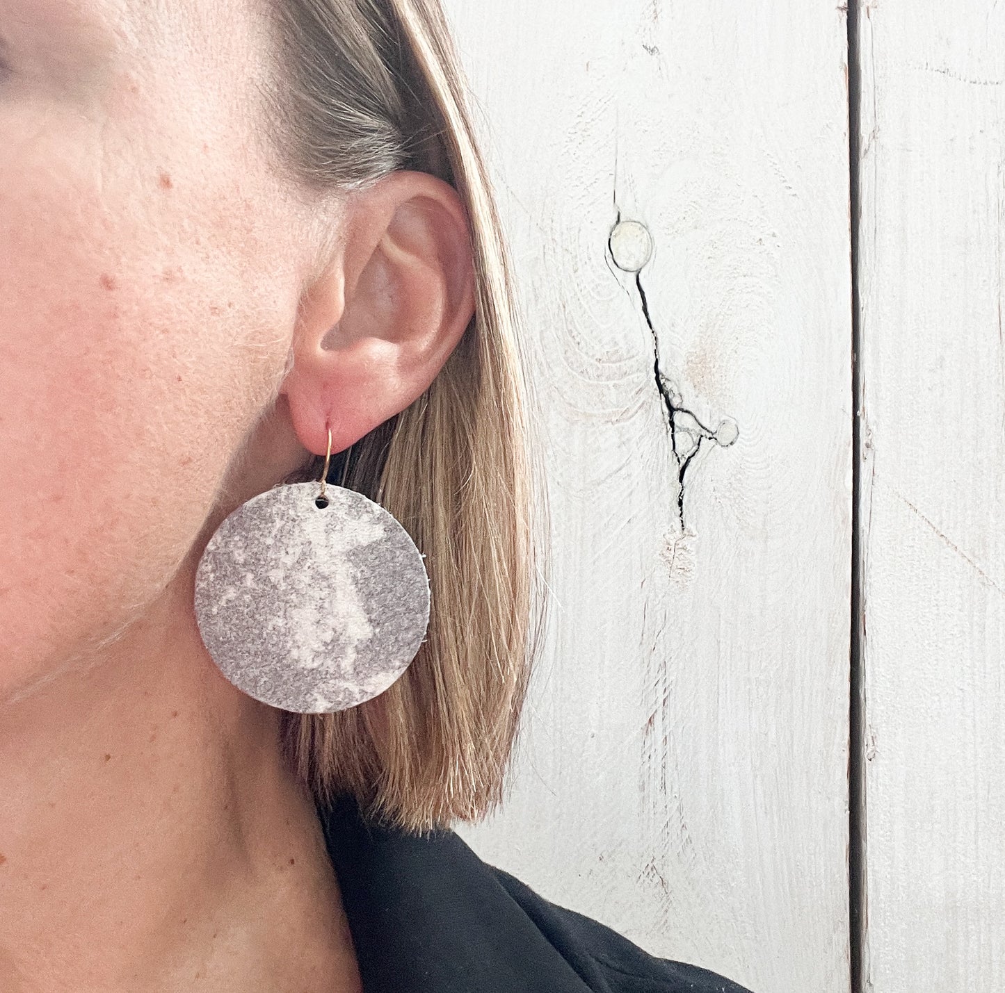 Leather Circle Earrings in Grey Vintage