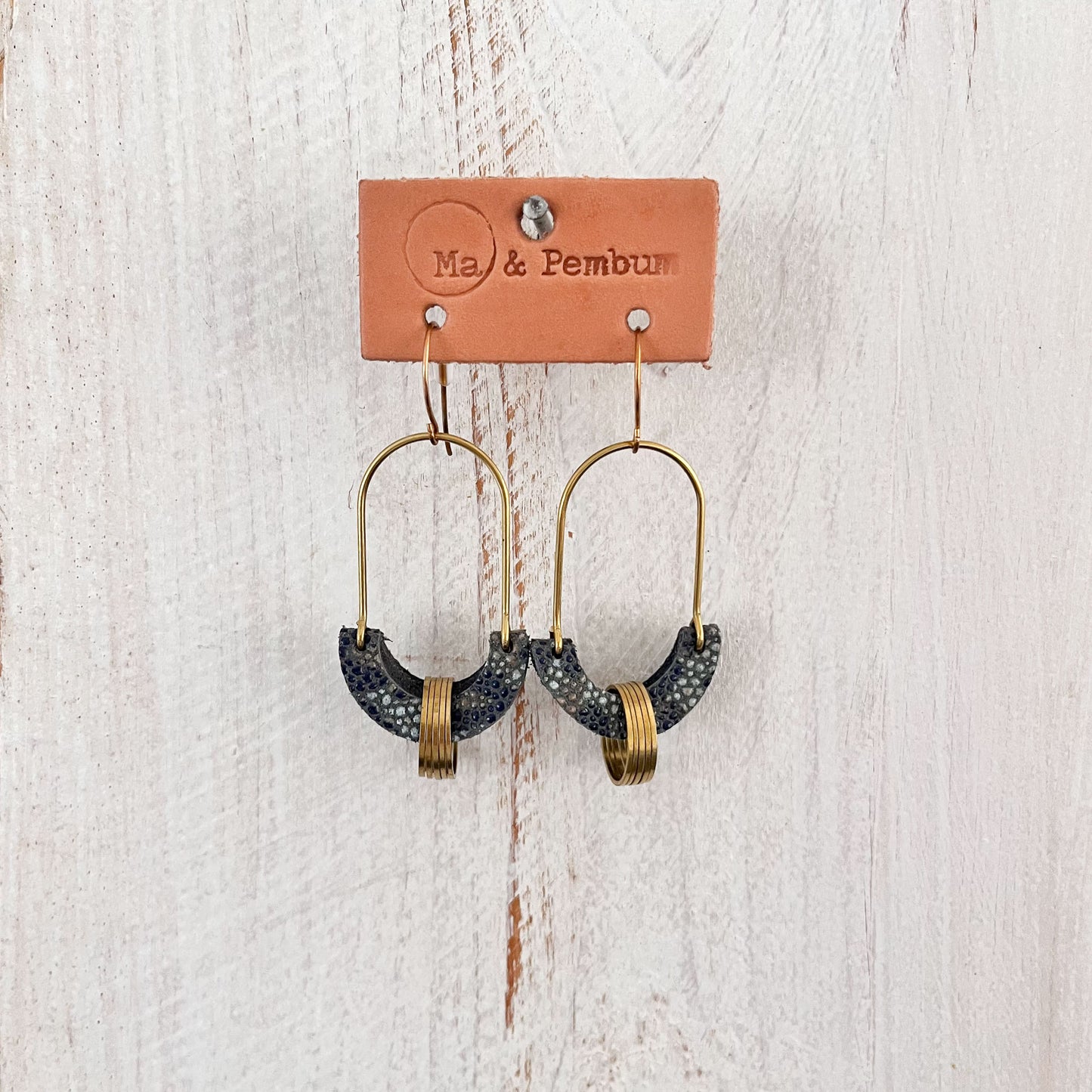 Leather Cradle Earrings in Glamour Grey